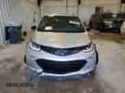 2019 Chevrolet Bolt EV Premier z VIN 1G1FZ6S08K4129236, wystawiony jako Copart lot #80322263 z przebiegiem Nie podano mil oraz . Historia ofert i sprzedaży dostępna na DreamBid. Obrazek 5.