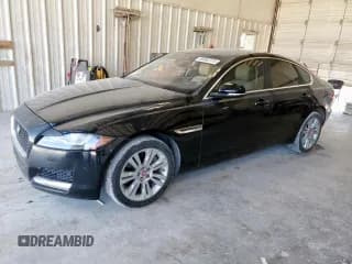 ✅ 2017 Jaguar XF 35t Premium • VIN: SAJBD4BV3HCY41139 • Lot: 86082315. Wystawiony na Copart z przebiegiem 88 367 mil. Bezpłatny archiwum sprzedaży aukcyjnych z USA i szczegółowy raport historii pojazdu na DreamBid. Zdjęcie 1.