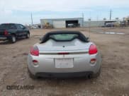 ✅ 2007 Pontiac Solstice • VIN: 1G2MB35B97Y132732 • Lot: 43396988. Wystawiony na IAAI z przebiegiem 86 648 mil. Bezpłatny archiwum sprzedaży aukcyjnych z USA i szczegółowy raport historii pojazdu na DreamBid. Zdjęcie 16.