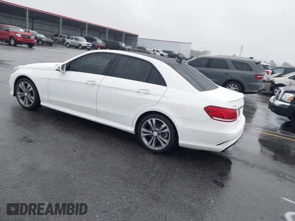✅ 2016 Mercedes-Benz E 350 Sport • VIN: WDDHF5KB5GB181176 • Лот: 43517979. Опубликован ранее на IAAI с пробегом 112 001 миль. Бесплатный доступ к архиву аукционных продаж из США и подробный отчёт об истории автомобиля на DreamBid. Изображение 3.