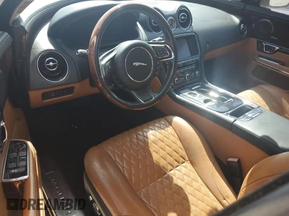 ✅ 2016 Jaguar XJ Portfolio • VIN: SAJWA2G78G8W01658 • Lot: 71628085. Listed on Copart with Not provided. Free auction sales archive from the USA and detailed vehicle history report at DreamBid. Image 8.