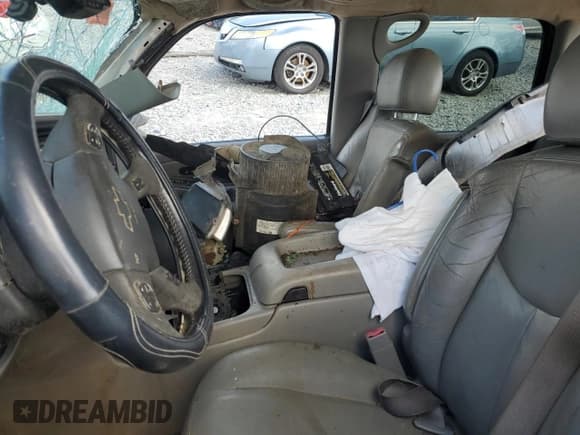 ✅ 2006 Chevrolet Silverado 2500HD LT3 • VIN: 1GCHK23206F101115 • Lot: 68626005. Wystawiony na Copart z przebiegiem Nie podano. Bezpłatny archiwum sprzedaży aukcyjnych z USA i szczegółowy raport historii pojazdu na DreamBid. Zdjęcie 7.