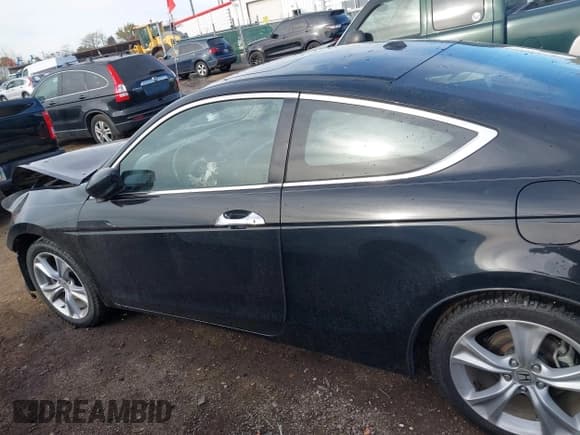 ✅ 2012 Honda Accord EX-L • VIN: 1HGCS2B82CA008834 • Lot: 43602285. Listed on IAAI with 119,332 mi. Free auction sales archive from the USA and detailed vehicle history report at DreamBid. Image 15.