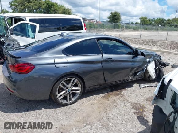 ✅ 2020 BMW 4 Series 440i • VIN: WBA4W7C06LFH96839 • Lot: 43164088. Wystawiony na IAAI z przebiegiem 59 659 mil. Bezpłatny archiwum sprzedaży aukcyjnych z USA i szczegółowy raport historii pojazdu na DreamBid. Zdjęcie 13.