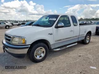 ✅ 1997 Ford F-150 XL • VIN: 1FTEX17L4VNB66944 • Lot: 62298315. Wystawiony na Copart z przebiegiem 172 314 mil. Bezpłatny archiwum sprzedaży aukcyjnych z USA i szczegółowy raport historii pojazdu na DreamBid. Zdjęcie 1.