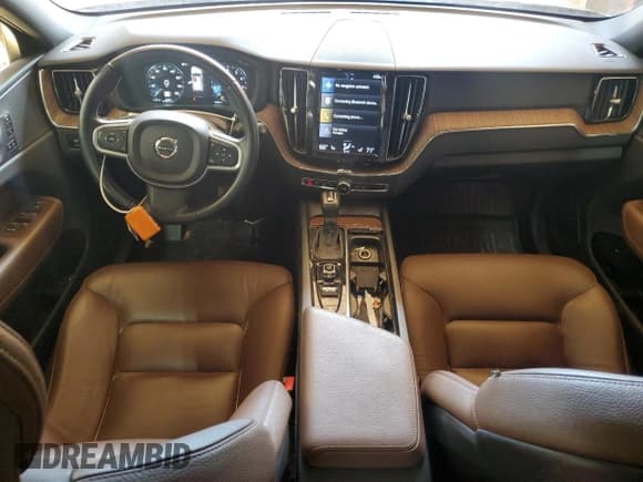 ✅ 2021 Volvo XC60 Momentum • VIN: YV4102RK7M1876050 • Lot: 70064555. Listed on Copart with 107,869 mi. Free auction sales archive from the USA and detailed vehicle history report at DreamBid. Image 8.