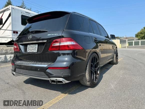 ✅ 2013 Mercedes-Benz M 63 AMG • VIN: 4JGDA7EB5DA138680 • Lot: 71911724. Wystawiony na Copart z przebiegiem 138 526 mil. Bezpłatny archiwum sprzedaży aukcyjnych z USA i szczegółowy raport historii pojazdu na DreamBid. Zdjęcie 3.