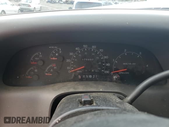 ✅ 2001 Ford F-250 XL • VIN: 1FTNW21F01EA70525 • Лот: 51281235. Опубликован ранее на Copart с пробегом 176 502 миль. Бесплатный доступ к архиву аукционных продаж из США и подробный отчёт об истории автомобиля на DreamBid. Изображение 9.