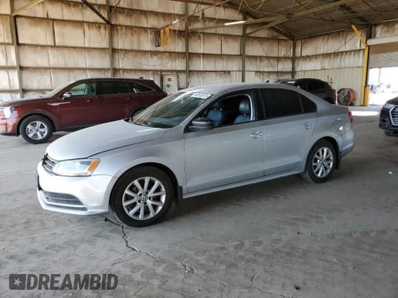 ✅ 2015 Volkswagen Jetta SE • VIN: 3VWD17AJ3FM293118 • Lot: 90103575. Wystawiony na Copart z przebiegiem 140 596 mil. Bezpłatny archiwum sprzedaży aukcyjnych z USA i szczegółowy raport historii pojazdu na DreamBid. Zdjęcie 1.