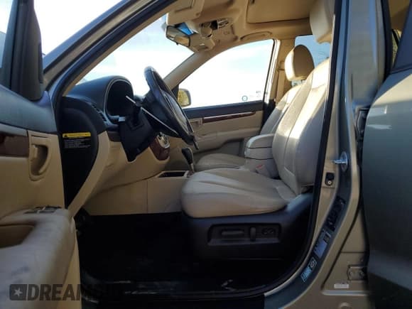 ✅ 2009 Hyundai Santa Fe GL • VIN: 5NMSG13E59H290329 • Lot: 74808684. Listed on Copart with 246,901 mi. Free auction sales archive from the USA and detailed vehicle history report at DreamBid. Image 7.