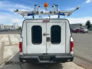 ✅ 2017 Ford F-150 XL • VIN: 1FTMF1CP3HKD97525 • Lot: 65820615. Wystawiony na Copart z przebiegiem 119 716 mil. Bezpłatny archiwum sprzedaży aukcyjnych z USA i szczegółowy raport historii pojazdu na DreamBid. Zdjęcie 6.