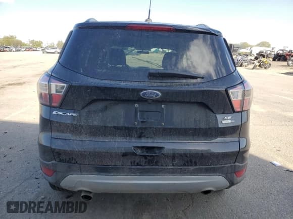 ✅ 2017 Ford Escape SE • VIN: 1FMCU9G9XHUC10941 • Lot: 53489265. Wystawiony na Copart z przebiegiem Nie podano. Bezpłatny archiwum sprzedaży aukcyjnych z USA i szczegółowy raport historii pojazdu na DreamBid. Zdjęcie 6.