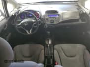 ✅ 2013 Honda Fit • VIN: JHMGE8H35DC042311 • Лот: 89647285. Опубликован ранее на Copart с пробегом 82 658 миль. Бесплатный доступ к архиву аукционных продаж из США и подробный отчёт об истории автомобиля на DreamBid. Изображение 8.