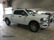 ✅ 2025 Ram 2500 Big Horn • VIN: 3C6UR5DJ7SG519303 • Лот: 58896785. Опубликован ранее на Copart с пробегом 3 031 миль. Бесплатный доступ к архиву аукционных продаж из США и подробный отчёт об истории автомобиля на DreamBid. Изображение 4.