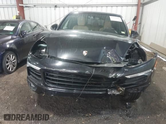 ✅ 2016 Porsche Cayenne Diesel • VIN: WP1AF2A2XGKA43725 • Lot: 43190808. Listed on IAAI with 94,542 mi. Free auction sales archive from the USA and detailed vehicle history report at DreamBid. Image 6.