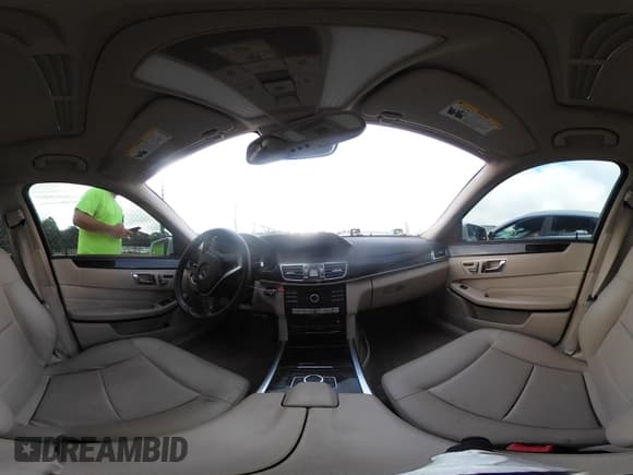 ✅ 2016 Mercedes-Benz E 350 Luxury • VIN: WDDHF8JB6GB254090 • Lot: 42481725. Wystawiony na IAAI z przebiegiem 104 359 mil. Bezpłatny archiwum sprzedaży aukcyjnych z USA i szczegółowy raport historii pojazdu na DreamBid. Zdjęcie 19.