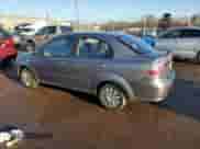 2010 Chevrolet Aveo 1LT z VIN KL1TD5DE0AB117515, wystawiony jako Copart lot #42736935 z przebiegiem 131 472 mil mil oraz Czysty tytuł • Clean title. Historia ofert i sprzedaży dostępna na DreamBid. Obrazek 2.