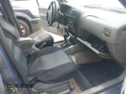 ✅ 2002 Kia Sportage • VIN: KNDJB723525162145 • Лот: 42468042. Опубликован ранее на IAAI с пробегом 208 697 миль. Бесплатный доступ к архиву аукционных продаж из США и подробный отчёт об истории автомобиля на DreamBid. Изображение 5.