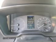 ✅ 2024 Toyota Corolla Cross LE • VIN: 7MUCAAAG9RV092088 • Lot: 71631615. Wystawiony na Copart z przebiegiem 1 404 mil. Bezpłatny archiwum sprzedaży aukcyjnych z USA i szczegółowy raport historii pojazdu na DreamBid. Zdjęcie 9.