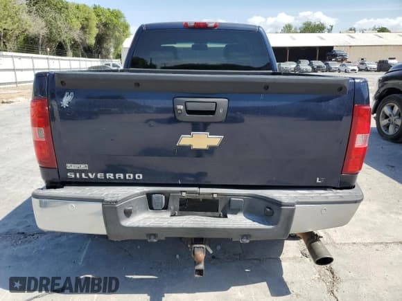 ✅ 2010 Chevrolet Silverado 1500 • VIN: 1GCSCSE29AZ252168 • Лот: 53297045. Опубликован ранее на Copart с пробегом 256 798 миль. Бесплатный доступ к архиву аукционных продаж из США и подробный отчёт об истории автомобиля на DreamBid. Изображение 6.