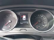 ✅ 2021 Volkswagen Tiguan SE • VIN: 3VV3B7AX5MM047864 • Lot: 43294547. Wystawiony na IAAI z przebiegiem 70 948 mil. Bezpłatny archiwum sprzedaży aukcyjnych z USA i szczegółowy raport historii pojazdu na DreamBid. Zdjęcie 7.