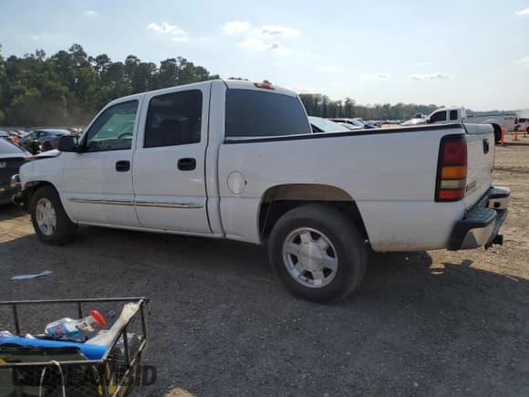 ✅ 2005 GMC Sierra 1500 SLE • VIN: 2GTEC13T551270426 • Лот: 80263695. Опубликован ранее на Copart с пробегом 271 780 миль. Бесплатный доступ к архиву аукционных продаж из США и подробный отчёт об истории автомобиля на DreamBid. Изображение 2.