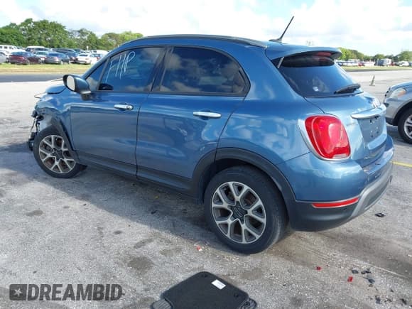 ✅ 2017 FIAT 500X Urbana Edition • VIN: ZFBCFXCBXHP611905 • Lot: 42563046. Wystawiony na IAAI z przebiegiem 44 115 mil. Bezpłatny archiwum sprzedaży aukcyjnych z USA i szczegółowy raport historii pojazdu na DreamBid. Zdjęcie 3.
