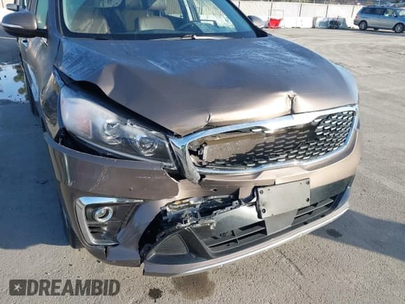 ✅ 2019 Kia Sorento SX • VIN: 5XYPK4A52KG478637 • Lot: 41830809. Wystawiony na IAAI z przebiegiem 28 369 mil. Bezpłatny archiwum sprzedaży aukcyjnych z USA i szczegółowy raport historii pojazdu na DreamBid. Zdjęcie 6.