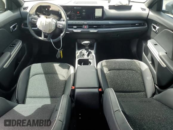 ✅ 2025 Kia K4 GT-Line • VIN: 3KPFW4DE2SE127994 • Lot: 60135345. Listed on Copart with 217 mi. Free auction sales archive from the USA and detailed vehicle history report at DreamBid. Image 8.