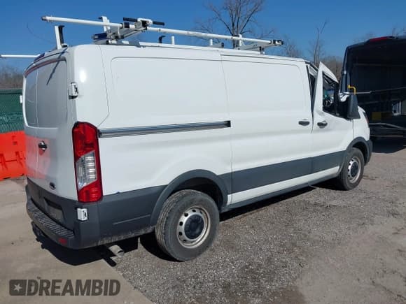 ✅ 2020 Ford Transit Cargo • VIN: 1FTBR1Y8XLKA84383 • Lot: 41519121. Wystawiony na IAAI z przebiegiem 61 410 mil. Bezpłatny archiwum sprzedaży aukcyjnych z USA i szczegółowy raport historii pojazdu na DreamBid. Zdjęcie 4.