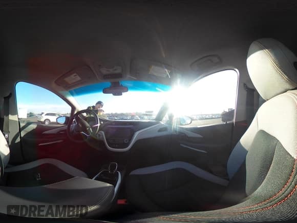 ✅ 2020 Chevrolet Bolt EV LT • VIN: 1G1FY6S07L4124002 • Lot: 43740535. Wystawiony na IAAI z przebiegiem 68 931 mil. Bezpłatny archiwum sprzedaży aukcyjnych z USA i szczegółowy raport historii pojazdu na DreamBid. Zdjęcie 18.