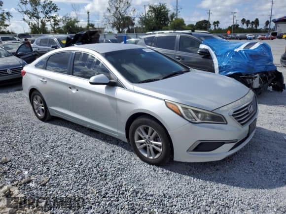 ✅ 2016 Hyundai Sonata SE • VIN: 5NPE24AF3GH407446 • Lot: 85206685. Listed on Copart with 236,887 mi. Free auction sales archive from the USA and detailed vehicle history report at DreamBid. Image 4.