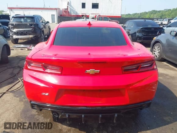 ✅ 2017 Chevrolet Camaro 1SS • VIN: 1G1FF1R71H0199837 • Lot: 42488659. Wystawiony na IAAI z przebiegiem Nie podano. Bezpłatny archiwum sprzedaży aukcyjnych z USA i szczegółowy raport historii pojazdu na DreamBid. Zdjęcie 16.