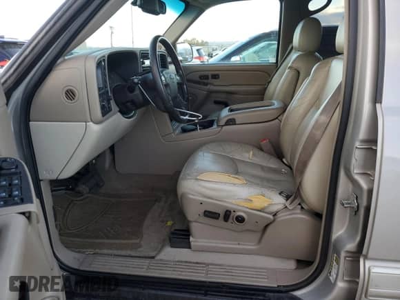 2004 Chevrolet Suburban LT с VIN 1GNFK16Z04J236994, выставлен на аукционе Copart как лот 82909954 с пробегом 198 425 миль миль и Списание • Salvage title. История ставок и продаж доступна на DreamBid. Изображение 7.