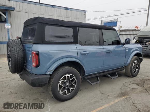 ✅ 2024 Ford Bronco Outer Banks • VIN: 1FMEE8BP3RLA09699 • Lot: 92308335. Wystawiony na Copart z przebiegiem 24 529 mil. Bezpłatny archiwum sprzedaży aukcyjnych z USA i szczegółowy raport historii pojazdu na DreamBid. Zdjęcie 3.