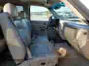 2001 Chevrolet Silverado 1500 LT z VIN 1GCEC19T21Z203162, wystawiony jako Copart lot #46577965 z przebiegiem 308 212 mil mil oraz Szkoda całkowita • Salvage title. Historia ofert i sprzedaży dostępna na DreamBid. Obrazek 7.