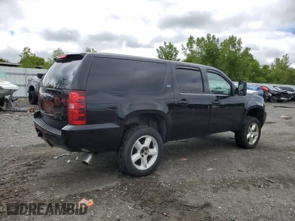 ✅ 2007 Chevrolet Suburban LTZ • VIN: 1GNFK16327J218982 • Lot: 57759715. Listed on Copart with 373,775 mi. Free auction sales archive from the USA and detailed vehicle history report at DreamBid. Image 3.