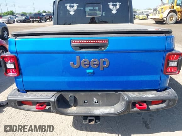 ✅ 2023 Jeep Gladiator Rubicon • VIN: 1C6JJTBG3PL581023 • Лот: 41963931. Опубликован ранее на IAAI с пробегом 15 023 миль. Бесплатный доступ к архиву аукционных продаж из США и подробный отчёт об истории автомобиля на DreamBid. Изображение 17.