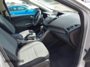 ✅ 2013 Ford Escape SE • VIN: 1FMCU0GX3DUA73538 • Lot: 42553358. Wystawiony na IAAI z przebiegiem 157 320 mil. Bezpłatny archiwum sprzedaży aukcyjnych z USA i szczegółowy raport historii pojazdu na DreamBid. Zdjęcie 5.