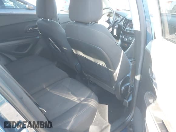 ✅ 2020 Chevrolet Trax LT • VIN: KL7CJPSB5LB326965 • Lot: 43408312. Wystawiony na IAAI z przebiegiem 50 519 mil. Bezpłatny archiwum sprzedaży aukcyjnych z USA i szczegółowy raport historii pojazdu na DreamBid. Zdjęcie 8.