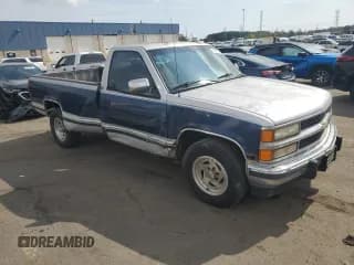 ✅ 1994 Chevrolet Silverado 2500 • VIN: 1GCFC24K9RE160693 • Lot: 81641125. Wystawiony na Copart z przebiegiem 185 032 mil. Bezpłatny archiwum sprzedaży aukcyjnych z USA i szczegółowy raport historii pojazdu na DreamBid. Zdjęcie 4.