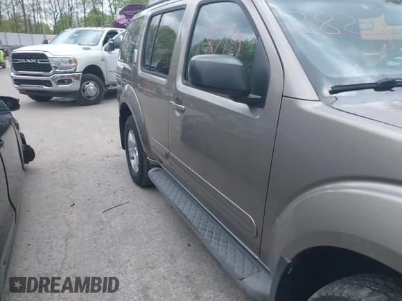 ✅ 2007 Nissan Pathfinder S • VIN: 5N1AR18W87C624626 • Lot: 42232820. Wystawiony na IAAI z przebiegiem 113 607 mil. Bezpłatny archiwum sprzedaży aukcyjnych z USA i szczegółowy raport historii pojazdu na DreamBid. Zdjęcie 15.