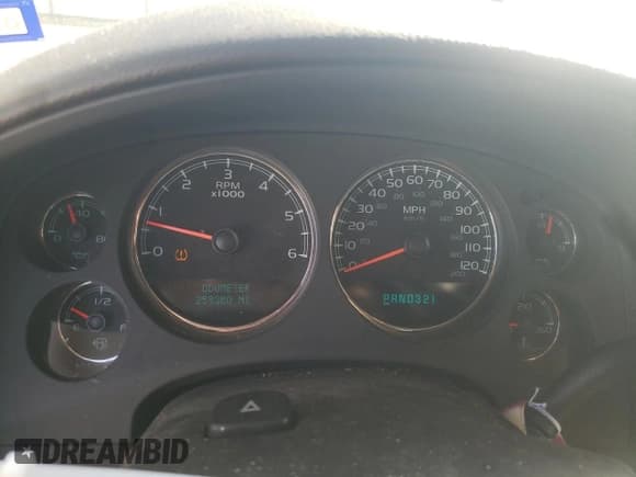 ✅ 2008 Chevrolet Suburban 1LT • VIN: 3GNFC16028G105684 • Lot: 73409164. Listed on Copart with 259,380 mi. Free auction sales archive from the USA and detailed vehicle history report at DreamBid. Image 9.