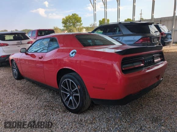 ✅ 2023 Dodge Challenger R/T • VIN: 2C3CDZBT9PH573678 • Lot: 72171174. Wystawiony na Copart z przebiegiem 35 517 mil. Bezpłatny archiwum sprzedaży aukcyjnych z USA i szczegółowy raport historii pojazdu na DreamBid. Zdjęcie 2.