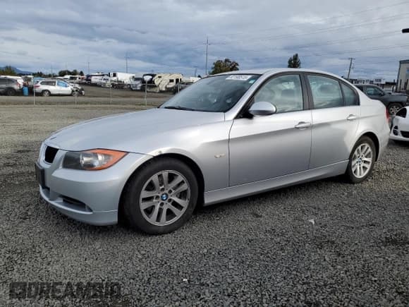 ✅ 2006 BMW 3 Series 325i • VIN: WBAVB13506KX40719 • Lot: 82198515. Listed on Copart with 90,700 mi. Free auction sales archive from the USA and detailed vehicle history report at DreamBid. Image 1.