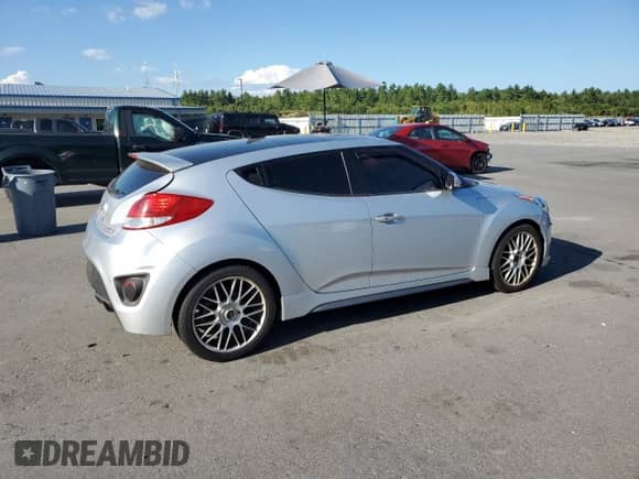 2013 Hyundai Veloster Turbo с VIN KMHTC6AE4DU126437, выставлен на аукционе Copart как лот 71006825 с пробегом 173 569 миль миль и Чистый • Clean title. История ставок и продаж доступна на DreamBid. Изображение 3.