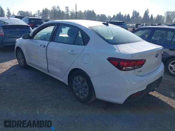 ✅ 2020 Kia Rio S • VIN: 3KPA24AD1LE312072 • Lot: 43283154. Wystawiony na IAAI z przebiegiem 64 226 mil. Bezpłatny archiwum sprzedaży aukcyjnych z USA i szczegółowy raport historii pojazdu na DreamBid. Zdjęcie 3.