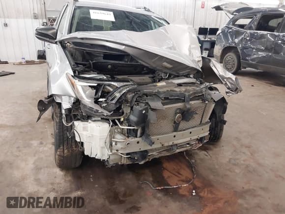 ✅ 2017 Toyota RAV4 LE • VIN: 2T3BFREV2HW638757 • Lot: 41639649. Wystawiony na IAAI z przebiegiem Nie podano. Bezpłatny archiwum sprzedaży aukcyjnych z USA i szczegółowy raport historii pojazdu na DreamBid. Zdjęcie 6.