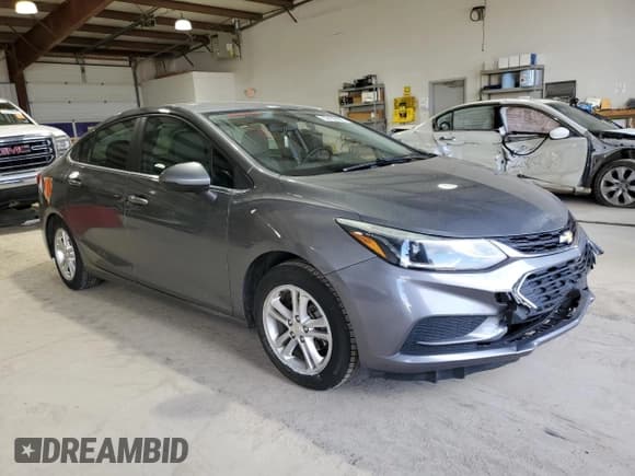 ✅ 2018 Chevrolet Cruze LT • VIN: 1G1BE5SM2J7146103 • Lot: 53198985. Wystawiony na Copart z przebiegiem 77 151 mil. Bezpłatny archiwum sprzedaży aukcyjnych z USA i szczegółowy raport historii pojazdu na DreamBid. Zdjęcie 4.