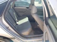 ✅ 2013 Volkswagen Passat SE • VIN: 1VWBN7A30DC100810 • Lot: 43471968. Wystawiony na IAAI z przebiegiem 177 321 mil. Bezpłatny archiwum sprzedaży aukcyjnych z USA i szczegółowy raport historii pojazdu na DreamBid. Zdjęcie 8.